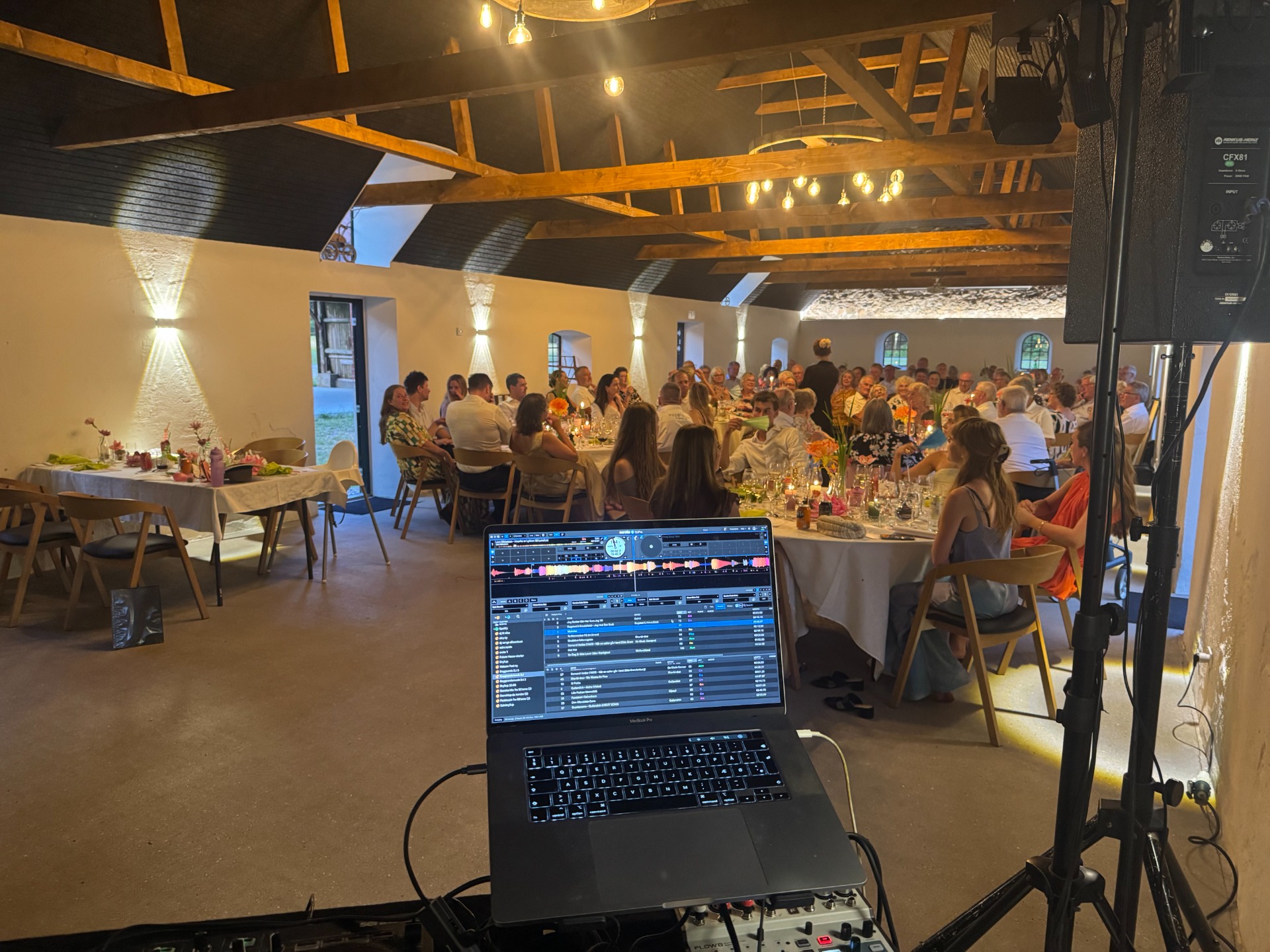 DJ